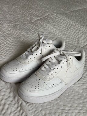 Nike Court Vision Low White Sneakers Woman’s Size 8.5 Clean Classic CD5434-100